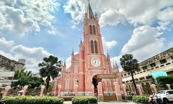 Nhà thờ hơn 150 năm tuổi giữa lòng Sài thành: Thiết kế theo phong cách Roman độc đáo, lọt top 'điểm đến màu hồng đẹp nhất thế giới'