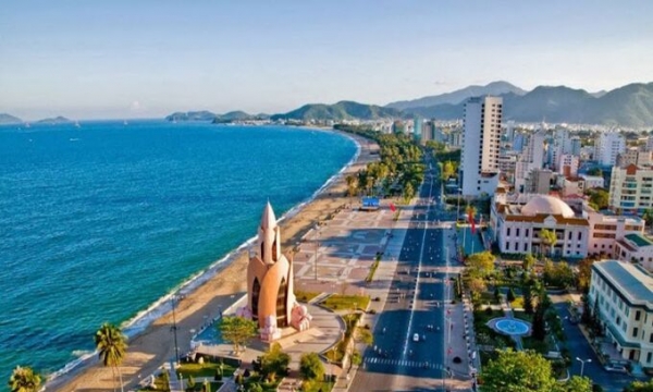 Thành phố miền Trung được mệnh danh là 'hòn ngọc của biển Đông', có hệ thống cáp treo từng dài nhất thế giới, được CNN bình chọn là 'điểm phải trải nghiệm 1 lần trong đời'