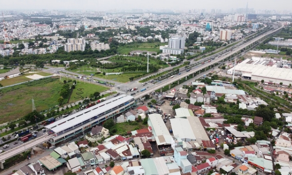 Con đường huyết mạch hơn 2.300km dài nhất cả nước: Nối liền 4 thành phố lớn, chạy dọc 31 tỉnh thành, toàn tuyến có 874 cây cầu lớn nhỏ và 4 đường hầm lịch sử của Việt Nam