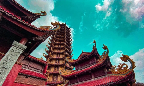 Ngôi thiền tự cổ 'xứ chùa Bắc' sở hữu tòa tháp độc nhất Việt Nam: Bên trong cất giữ 158 tượng Phật và 108 quả chuông dát vàng, 2 lần được vinh danh kỷ lục thế giới