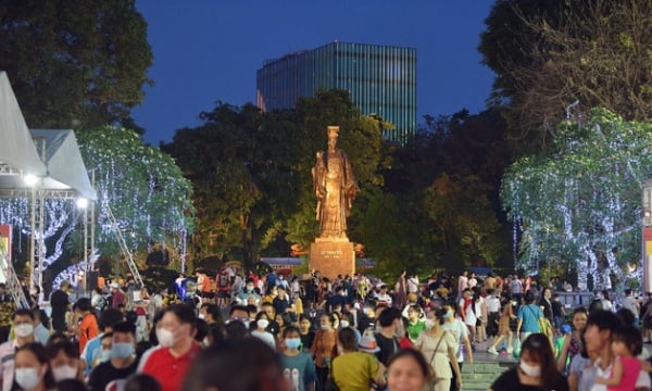 Hà Nội tạm cấm tổ chức sự kiện du lịch, thể thao, ẩm thực có tính chất thương mại trên phố đi bộ
