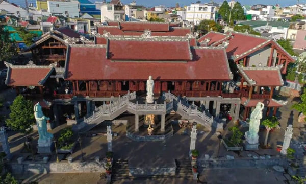 Vãn cảnh ngôi chùa cổ cuối cùng của Việt Nam được vua ban Sắc tứ: Là công trình Phật Giáo có quy mô đồ sộ và lâu đời bậc nhất tỉnh Đắk Lắk, tổng diện tích lên tới 40.000m2