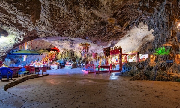 Ngôi chùa nằm trong hang động đẹp hàng đầu Việt Nam, được mệnh danh là 'Đệ nhất bát cảnh' của vùng đất cửa ngõ phên dậu