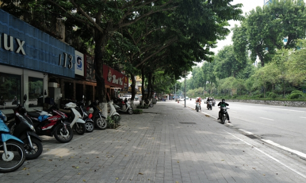 Hà Nội dự kiến thu phí thuê vỉa hè từ năm 2024