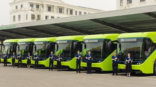 Chính thức vận hành tuyến xe buýt điện kết nối nội đô Hà Nội tới sân bay Nội Bài
