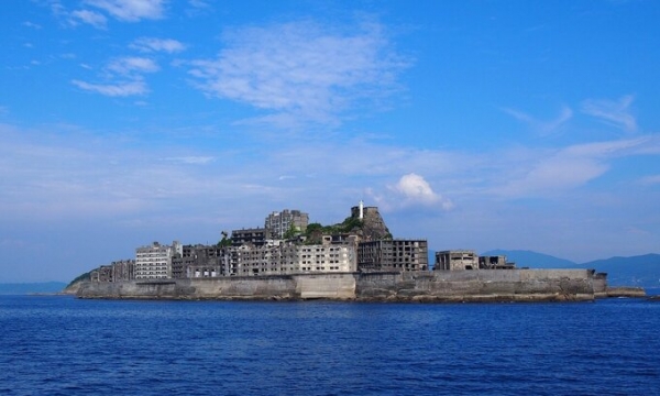 'Thị trấn ma' từng đông dân cư nhất thế giới: Nằm cô lập giữa đại dương, được UNESCO công nhận là di sản