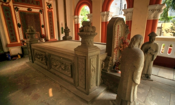 Hé lộ thân thế người nằm dưới khu lăng mộ cổ bí ẩn, trăm năm vẫn được bảo tồn nguyên vẹn giữa lòng Sài Gòn