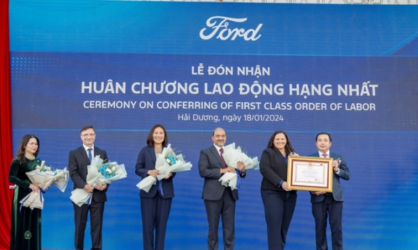 Ford Việt Nam vinh dự đón nhận Huân chương Lao động hạng Nhất
