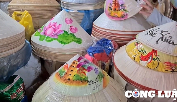 Làng nón Phú Cam - Nét đẹp truyền thống không thể bỏ lỡ khi đến cố đô Huế