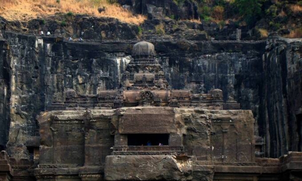 Bí ẩn ngôi đền cổ chạm khắc từ một phiến đá khổng lồ, được cho là ‘tác phẩm của người ngoài hành tinh’