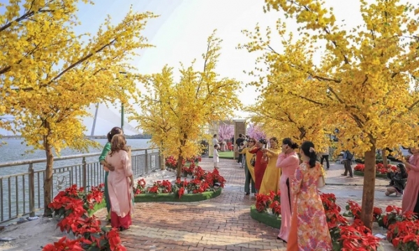 Đà Nẵng giữ lại đường hoa Xuân đến hết Tết Nguyên tiêu để phục vụ du khách
