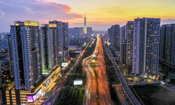 Thành phố trong thành phố duy nhất Việt Nam rộng 211km2 với quy mô của một đô thị hoàn chỉnh, đóng góp 7% GDP cả nước