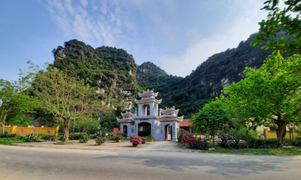 Ghé thăm ngôi chùa cầu duyên nổi tiếng ở Ninh Bình