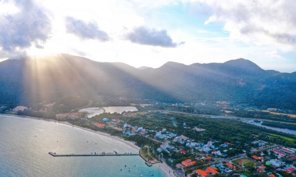 Hòn đảo bí ẩn của Việt Nam lọt vào danh sách 'Nơi có nước trong xanh nhất thế giới', từng là 'địa ngục trần gian' trong suốt 113 năm