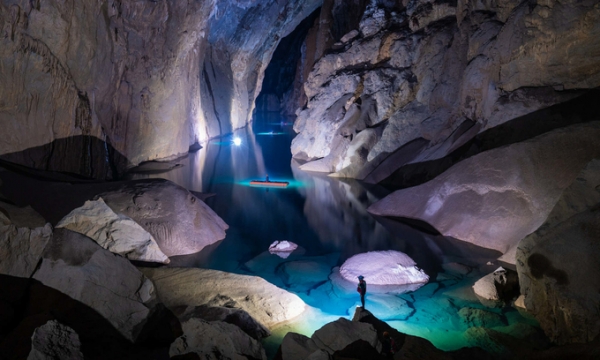 Hang động có mặt cắt ngang lớn nhất hành tinh của Việt Nam được vinh danh top 10 hang động đẹp nhất thế giới