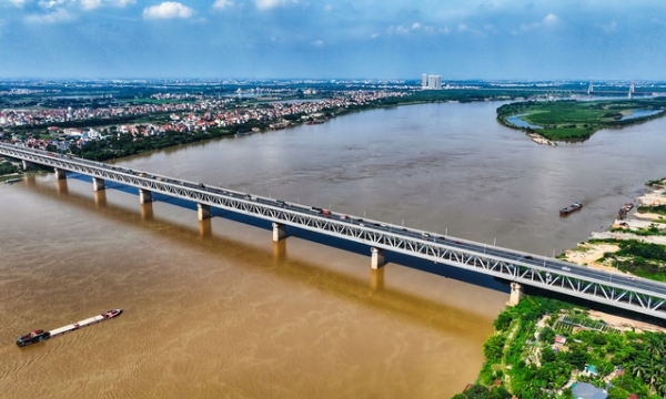 'Cây cầu thế kỷ' của Việt Nam từng mất 11 năm để hoàn thành, huy động 8.300 công nhân, thợ lặn, ứng dụng công nghệ chưa từng có