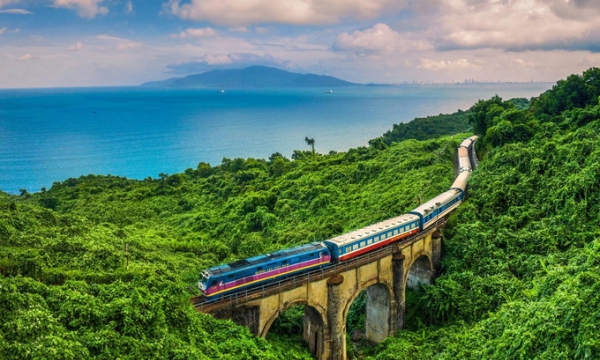 Tuyến đường sắt đẹp nhất Việt Nam sắp vận hành đoàn tàu lửa du lịch