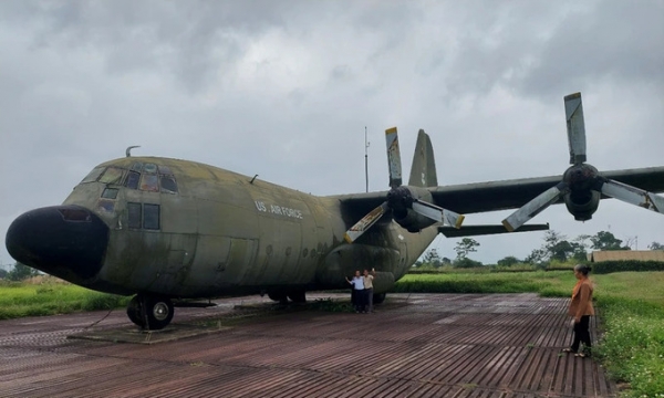 Hai máy bay vận tải quân sự C-130 Việt Nam sở hữu sau năm 1975 được 'bảo vệ' ở vị trí đặc biệt, từng là niềm khao khát của không quân nhiều nước