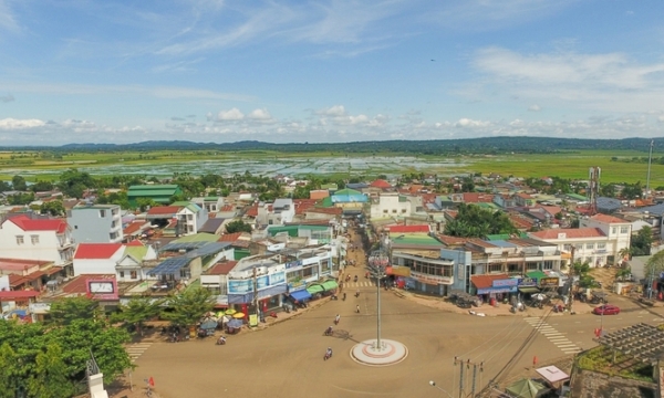 Xã có diện tích lớn nhất Việt Nam rộng hơn 3 tỉnh, nằm ở độ cao 200m, sở hữu địa danh Bản Đôn nổi tiếng