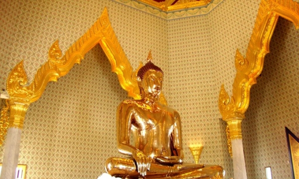 Chiêm ngưỡng bức tượng Phật Vàng nặng 5,5 tấn được mệnh danh là một trong những bức tượng Phật quý giá nhất thế giới