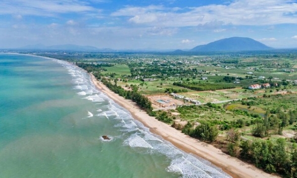 Tỉnh dài nhất Việt Nam tính theo quốc lộ 1A: Chuẩn bị đón thêm 3 khu du lịch ven biển quy mô 5.000ha