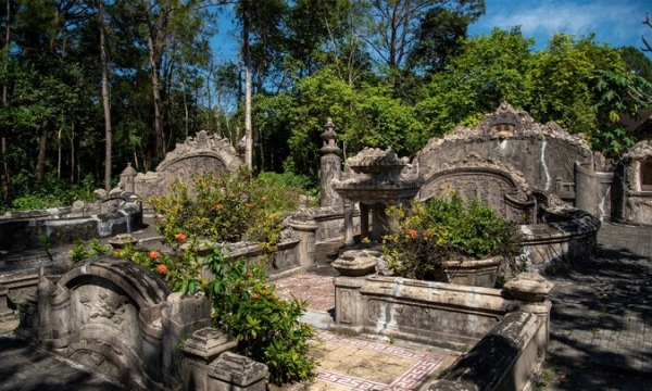 Lăng mộ vị đại thần nhiếp chính cuối cùng của Việt Nam, từng thay vua Bảo Đại điều hành nhà Nguyễn