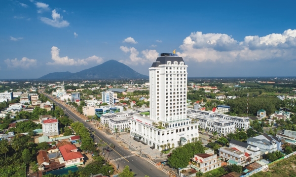 Huyện có tên gọi dài nhất Việt Nam: Mang tên Đại biểu Quốc hội Khóa I của nước của nước Việt Nam độc lập, tựa lưng vào 'nóc nhà Nam Bộ'