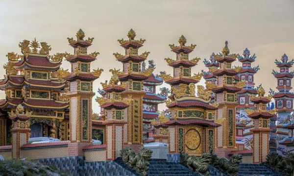 Choáng ngợp trước vẻ đẹp của ‘nghĩa địa xa hoa nhất Việt Nam’, tráng lệ tựa lăng tẩm vua chúa, lên báo nước ngoài bởi kiến trúc quá độc đáo