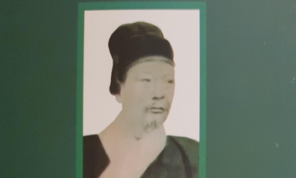 Vị Hoàng giáp nào nổi tiếng trong lịch sử khoa bảng Việt là học trò của Vũ Tông Phan, làm quan trải qua 7 đời vua Nguyễn?