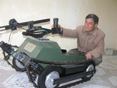 Robot dò mìn đầu tiên của Việt Nam: Hơn 10 người trong 1 năm dốc sức cho ra đời, chi phí sản xuất rẻ bằng 1/10 so với hàng nhập khẩu