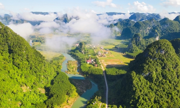 Ngắm nhìn vẻ đẹp của ngôi làng duy nhất Việt Nam được vinh danh 'Làng du lịch tốt nhất thế giới': Thuộc vùng ‘rốn lũ’ của miền Trung, nằm cạnh bên kỳ quan thiên nhiên nổi tiếng