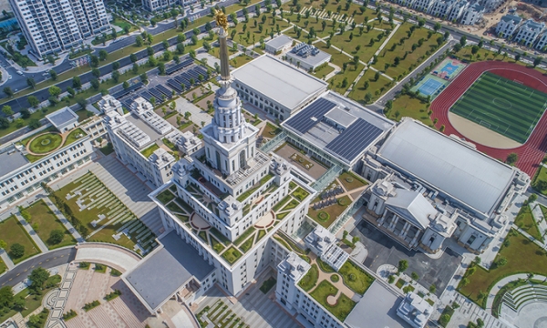 Việt Nam có trường đại học 6.500 tỷ đồng đẳng cấp 5 sao ngay giữa Thủ đô: Kiến trúc đẹp tựa cung điện châu Âu, Hiệu trưởng từng giảng dạy tại trường Y khoa Harvard