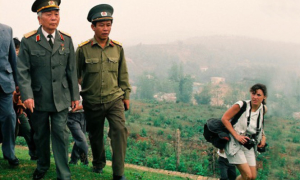 Nhà báo phương Tây duy nhất tháp tùng Đại tướng Võ Nguyên Giáp lên Điện Biên Phủ và mối lương duyên đặc biệt với Việt Nam