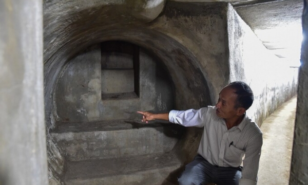 Bên trong đường hầm bí mật dài 100m nằm trong khuôn viên ngôi đình có tuổi đời hơn 1.000 năm cổ bậc nhất Nam Bộ