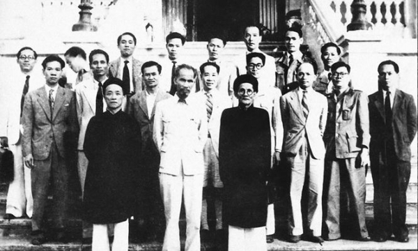 Nhà yêu nước 70 tuổi vẫn được Chủ tịch Hồ Chí Minh mời về làm Bộ trưởng, từng thay mặt Bác điều hành đất nước trong thời điểm 'ngàn cân treo sợi tóc'