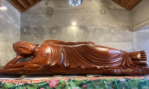 Ngôi chùa 800 tuổi nắm giữ pho tượng Đức Phật Thích Ca nhập niết bàn bằng gỗ lũa lớn nhất Việt Nam