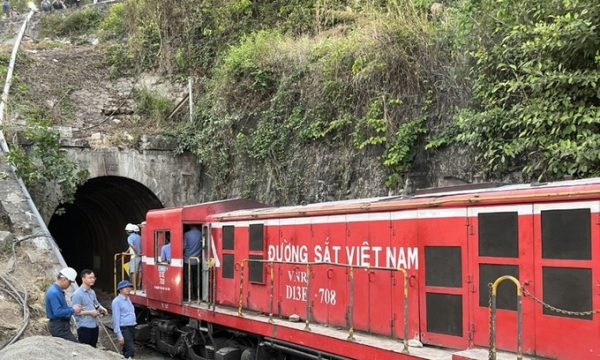 Chính thức thông hầm đường sắt Bãi Gió, nối lại tuyến đường sắt quan trọng nhất Việt Nam