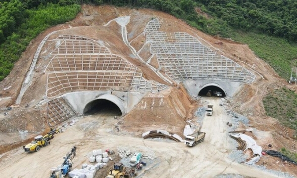 Cập nhật tiến độ hầm xuyên núi duy nhất thuộc dự án thành phần cao tốc Bắc - Nam tại Hà Tĩnh