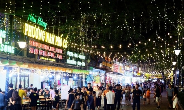 Tỉnh là ‘ngôi sao’ du lịch của Việt Nam vừa khai trương tuyến phố đi bộ kết hợp ẩm thực, cách Hà Nội chỉ khoảng 150km, hứa hẹn sôi động du lịch đêm