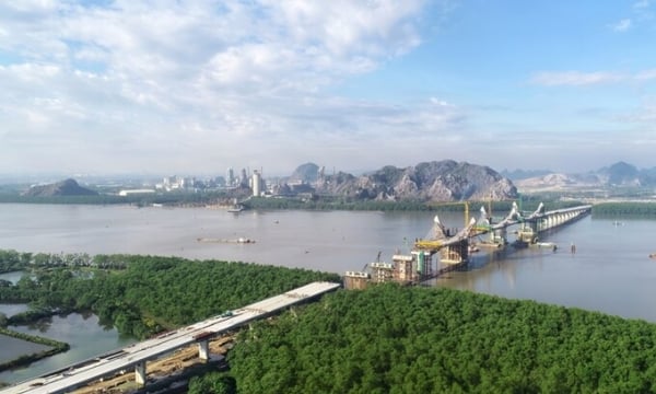 Cây cầu gần 2.000 tỷ đồng, là điểm nối giữa thành phố lớn thứ ba Việt Nam và tỉnh có đường bờ biển dài thứ hai Việt Nam sắp hoàn thành