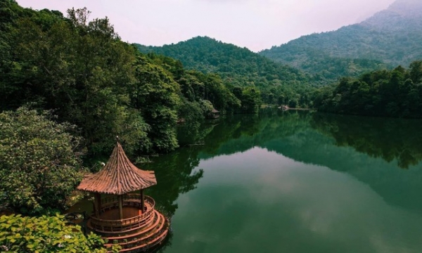 Việt Nam có một khu du lịch sinh thái rộng 450ha được ví như ‘Vườn địa đàng giữa chốn nhân gian’, cách Hà Nội chỉ 60km, là điểm đến tránh nóng lý tưởng cho hè 2024