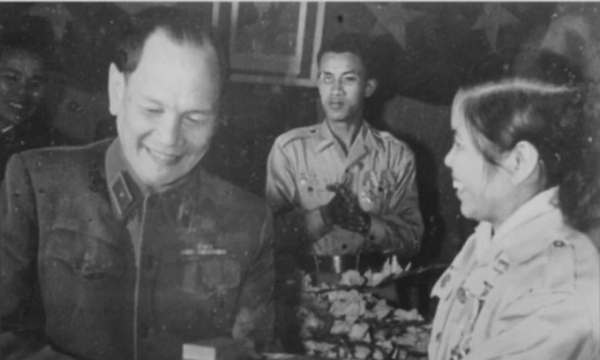 Thân thế Thượng úy tuổi 25 làm thầy giáo của 6 vị danh tướng Quân đội Việt Nam, được 'Đại tướng nông dân', vị tướng chính trị đầu tiên kính trọng gọi là thầy
