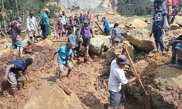 Lở đất cuốn phăng cả ngôi làng, hơn 2.000 người bị chôn vùi, Papua New Guinea lên tiếng kêu gọi quốc tế giúp đỡ