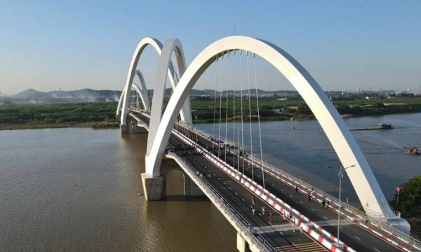 Toàn cảnh cây cầu tạo hình xoắn lượn gần 2.000 tỷ đồng cao nhất Việt Nam