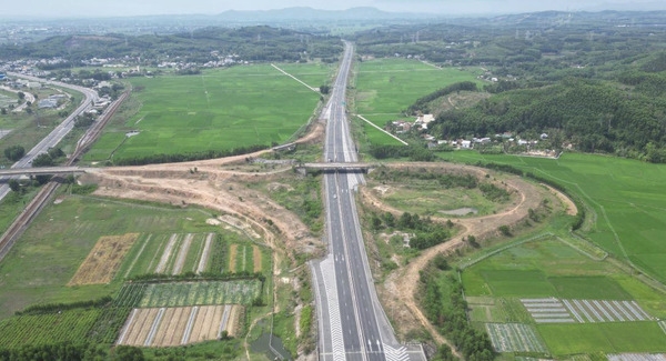 Vì sao cao tốc Đà Nẵng - Quảng Ngãi chưa có nút giao?