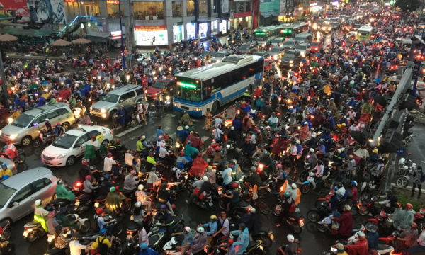 Ô nhiễm trầm trọng ở Hà Nội, TP.HCM: Bao giờ bỏ áp dụng tiêu chuẩn khí thải Euro 2?