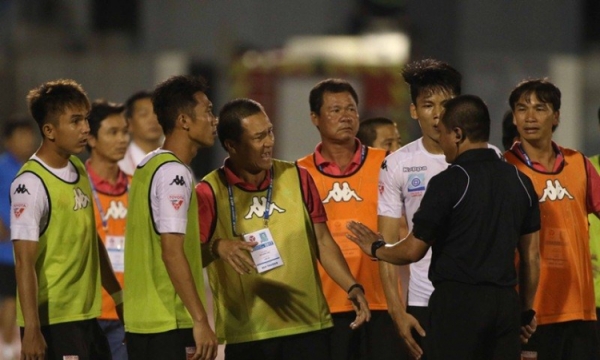 Phạt nặng các cá nhân phản ứng “tiêu cực” trong vụ bôi xấu bóng đá Việt