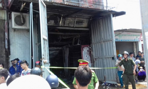 Hà Nội: Cháy xưởng bánh kẹo, 8 người chết và 2 người trọng thương