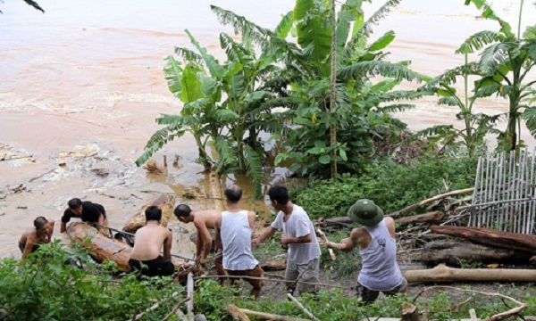 Lào Cai: Lũ quét làm 2 người chết, 1 người mất tích