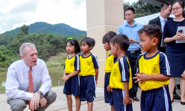 Khánh Hòa: Đại sứ Mỹ Ted Osius cùng 15 kỹ sư thăm trường mầm non
